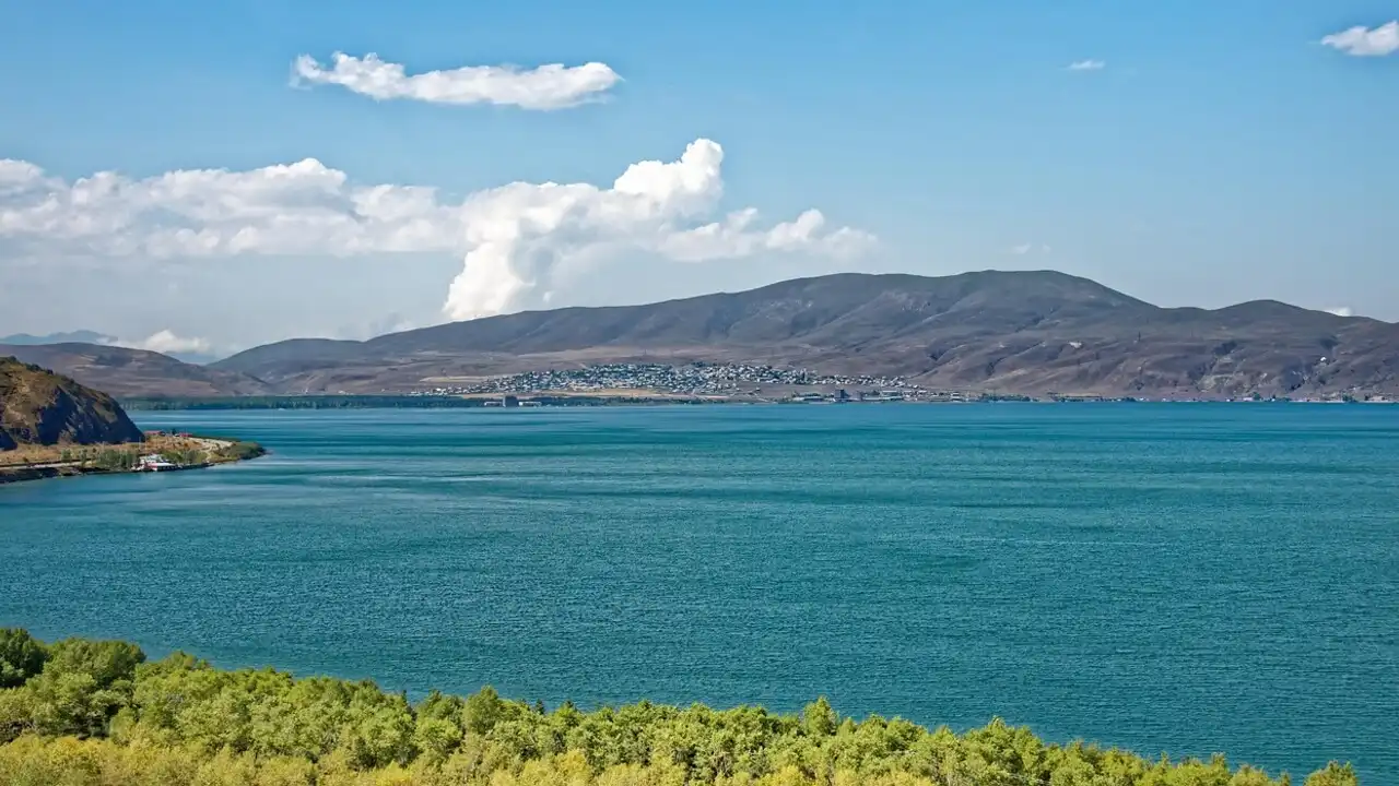 Armenian Is A Truly Unique Indo-European Language. Here's Why.
